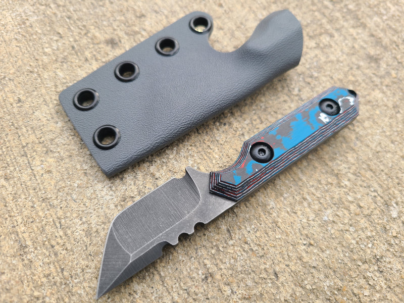 Load image into Gallery viewer, CPM4V Mini Tanto (Camo Carbon)

