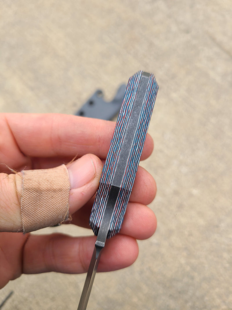 Load image into Gallery viewer, CPM4V Mini Tanto (Camo Carbon)
