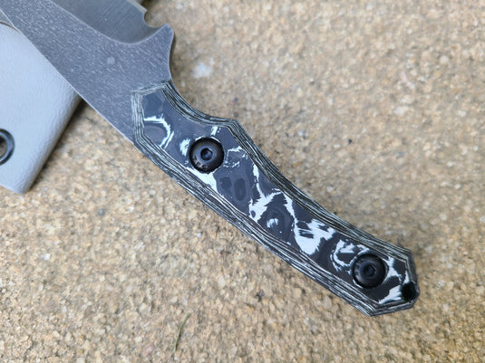 Cruwear Mid-Sized Harpoon (Black/White Camo Carbon Fiber)