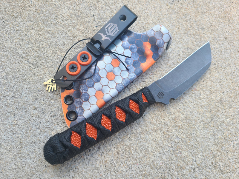 Load image into Gallery viewer, Zwear American Samurai V2 (Black Paracord Wrap w/ Orange Ray Skin)
