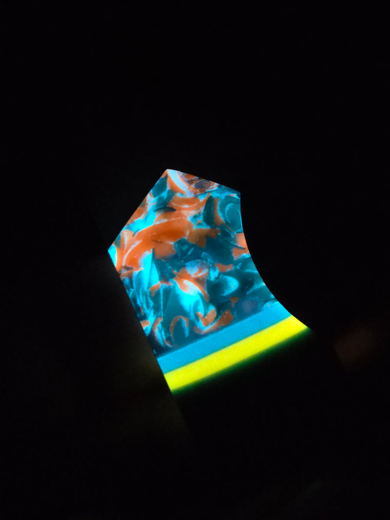 Load image into Gallery viewer, CPM4V Mini Camper (Teal Paper Micarta w/ Wiscoworx Glow Bolsters)
