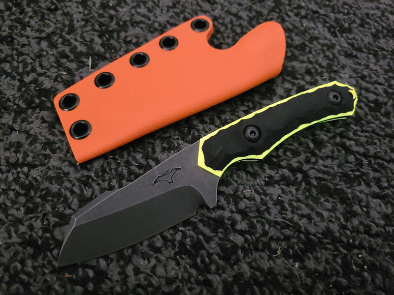 Load image into Gallery viewer, Cruwear Mid-Sized Harpoon (Black w/ Orange Glow)
