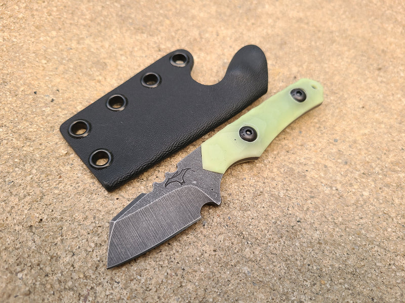 Load image into Gallery viewer, Thin Stock MagnaCut Mini Raptor (Jade w/ Green Glow)
