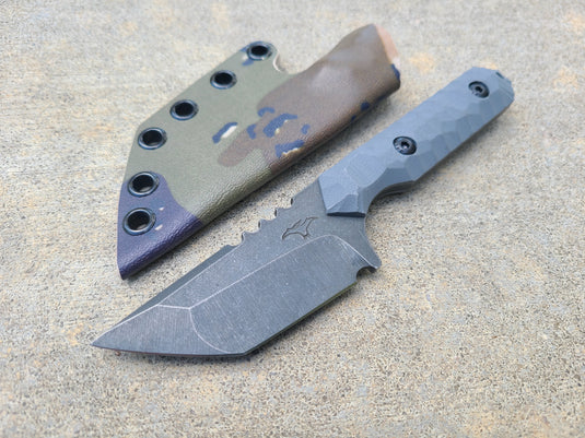 Cruwear Mid-Sized Street Fighter (Dark Gray)