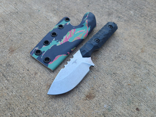 Nitro-V Mid-Sized Camper (Black Micarta - Tiger Stripe Camo)