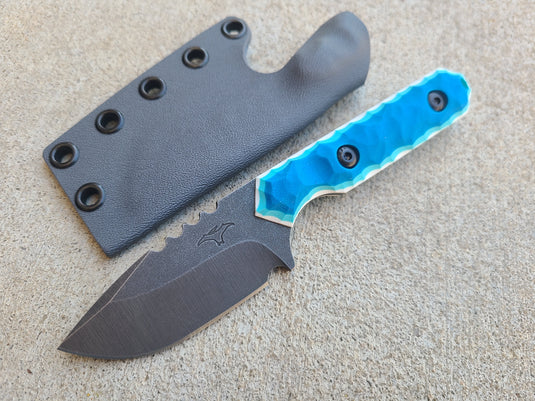 MagnaCut Mid-Sized Camper (Blue w/ White)