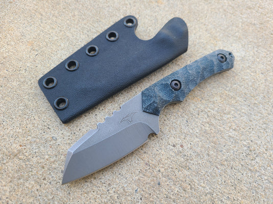 MagnaCut Mid-Sized Raptor (Blue Canvas Micarta)