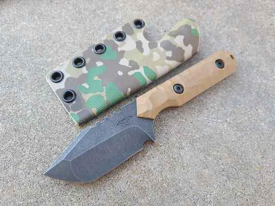 CRUWEAR Mid-Sized Tanto (Coyote Brown)