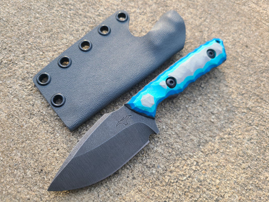 MagnaCut Mid-Sized Overlander (Gray/Blue Layered)