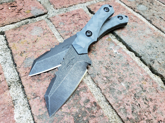 CRUWEAR Mid-Sized Raptor (Dark Gray)