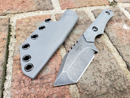 CRUWEAR Mid-Sized Tanto (Dark Gray)