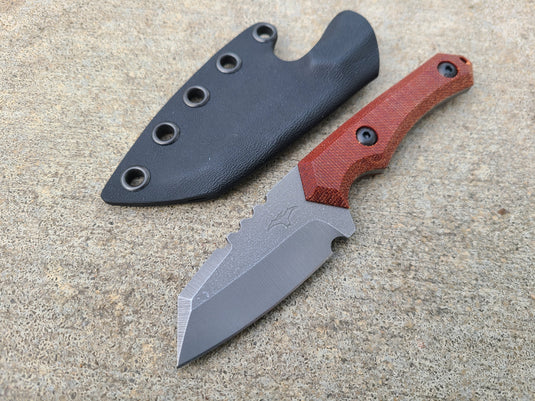 MagnaCut Mid-Sized Raptor (Chili Pepper Micarta)